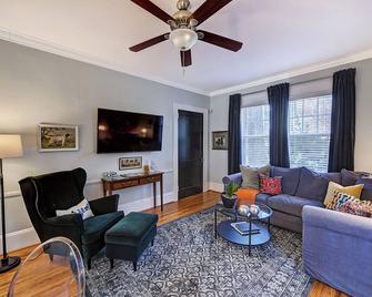 The Home Collection Clt: 800 Magnolia - Charlotte - Living room