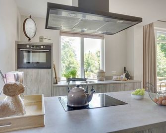 Rural Comfort Farmhouse with Private Outdoor Hot tub - Uden - Küche