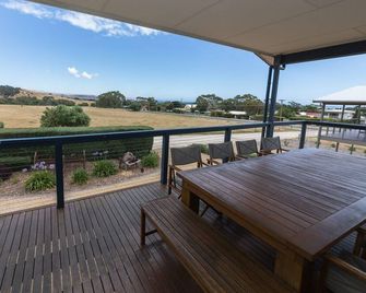 Shearers Rest 5 Davey Road - Normanville - Balcony