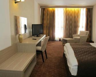 Radina's Way Hotel - Borovets - Bedroom