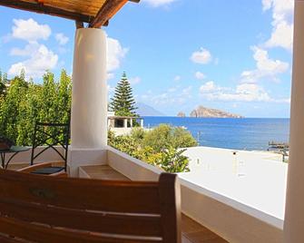 Hotel O Palmo - Panarea - Balcony
