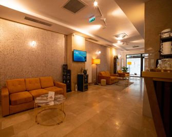 Bucharest Airport Accomodation - Otopeni - Lobby