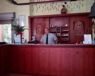 Hotel Parigi - Castel San Pietro Terme - Front desk