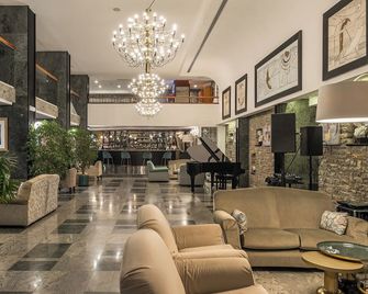 Hotel Excelsior - Massa - Salónek