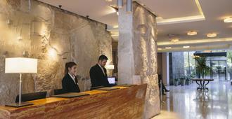 Holiday Inn Buenos Aires Ezeiza Airport - Buenos Aires - Front desk