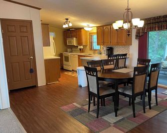 Truman’s Eagles Nest Resort Vacation Home - Clinton - Dining room