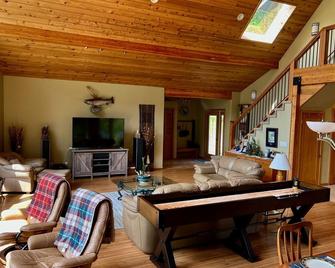 Solitude! 10 Acres On Elwha River- Olympic Park Mountains & River Views - Port Angeles - Sala de estar