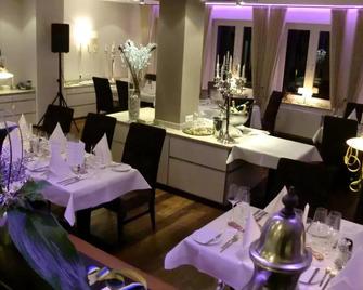 Zu Den Drei Linden - Wermelskirchen - Restaurace