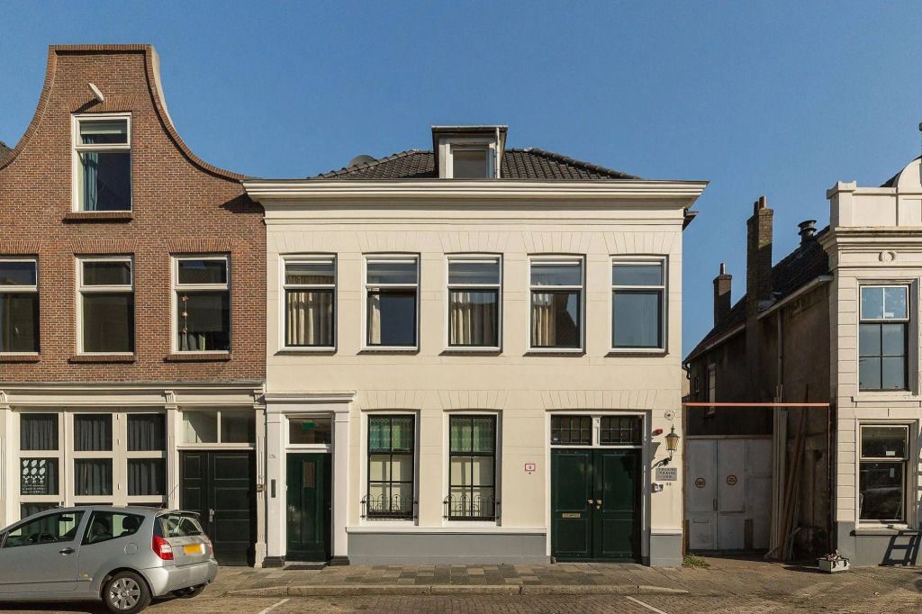 توريست ترافل إن - شيدام - مبنى