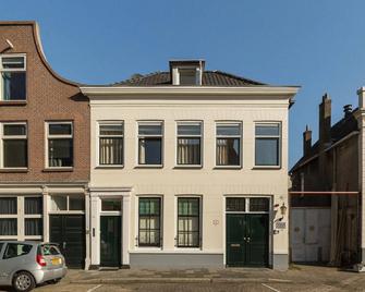 Tourist Travel Inn - Schiedam - Toà nhà