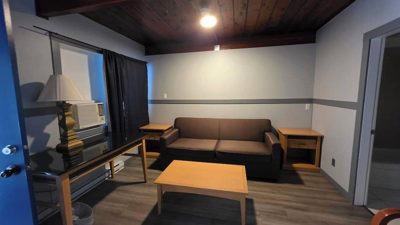 Falcon Nest Motel