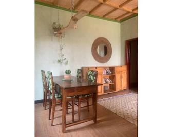 Munezero's cozy apartment - Ruhengeri - Dining room