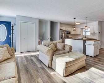 Home w/ Fire Pit & Sunroom: 9 Mi to Downtown Akron - Fairlawn - Living room