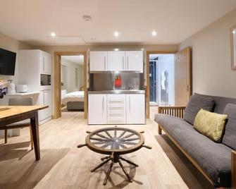 Pinetum Garden Cottages - St. Austell - Oturma odası