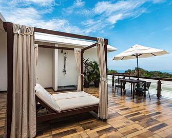 Gaia Hotel & Reserve- Adults Only - מנואל אנטוניו - מרפסת