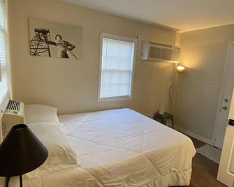 Private garage apartment in best neighborhood in Tulsa - Tulsa - Bedroom