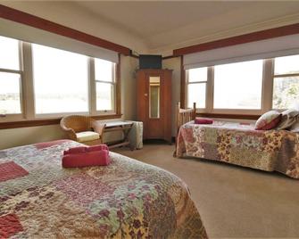 Mole Creek Guesthouse - Deloraine - Bedroom