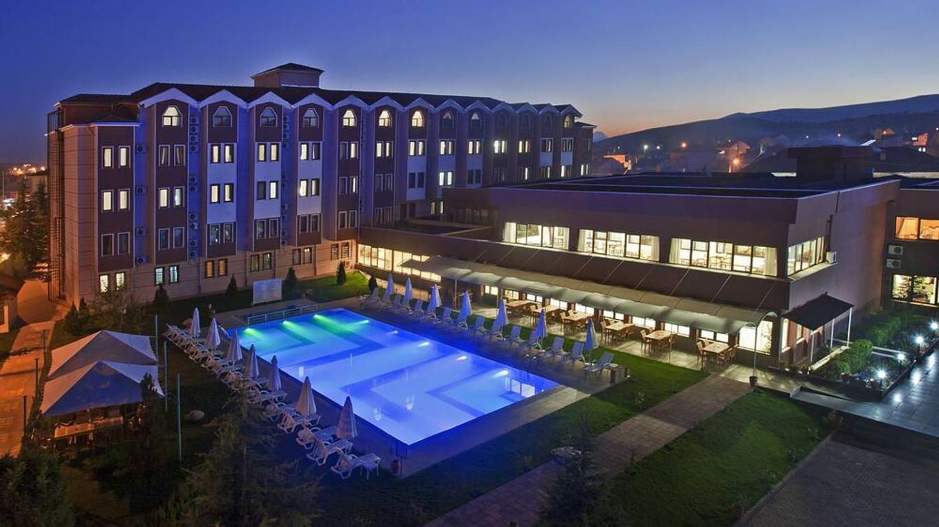 كريستال كوسوك هوتل آند سبا