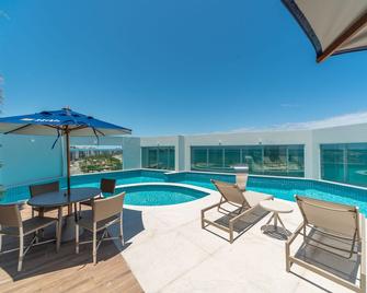 Hotel Brisa Praia - מסייאו - בריכה