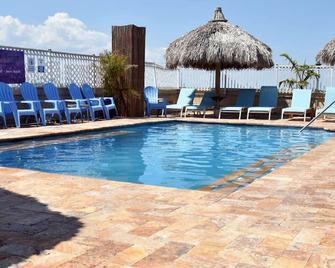 Rooftop Resort - Hollywood - Piscina