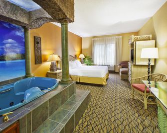 Holiday Inn Express & Suites Belleville (Airport Area) By IHG - Belleville - Slaapkamer