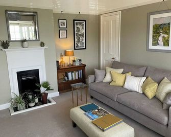 2 bedroom accommodation in Kidlington, near Woodstock - Woodstock - Living room