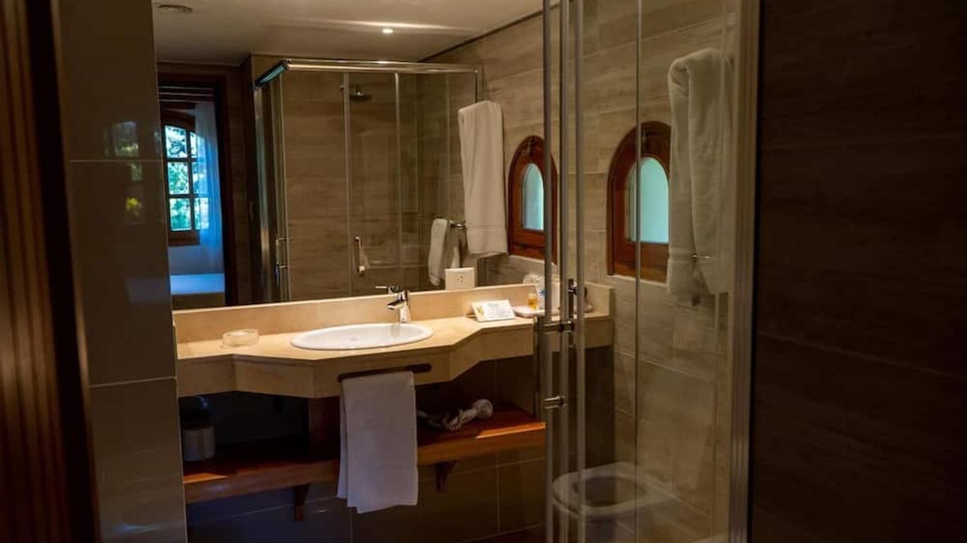 Hotel y Cabañas Le Village