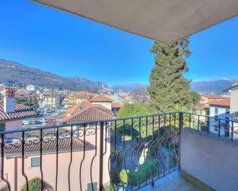 Laura's Cozy Apartment Stresa Center - Stresa - Balcony
