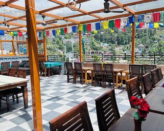 Hotel Wood Castle - Kāngra - Restaurante
