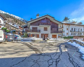 Casa Julie - Accogliente Rifugio Nella Quiete - Cour 0157 - Courmayeur - Building