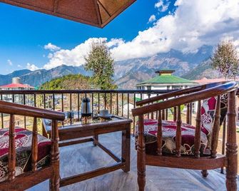 Himgiri Resorts - Dharamshala - Balcony