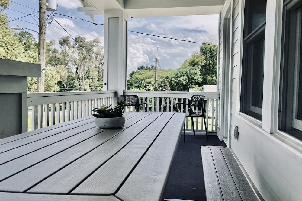 ♪Bungalow of Soul♬6 King Beds Nxt②Dwntwn w/Balcony Outdoor Seating - تامبا - شرفة