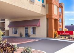 Ramada by Wyndham Culver City - Culver City - Gebouw