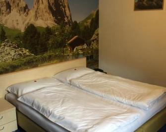 Hotel El Geiger - Pozza di Fassa - Habitación