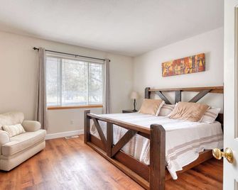 Hot-Tub - 4bdr - Located In Eagle Crest Resort - Redmond - Bedroom