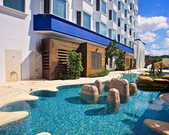 Kenting Long Beach Hotel - Checheng Township - Pool