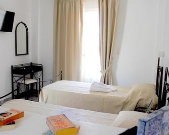 Drios Paros Luxury Hotel - Drios - Bedroom