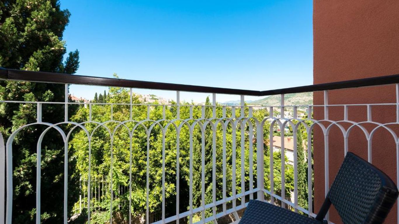 ホテル ラパッド