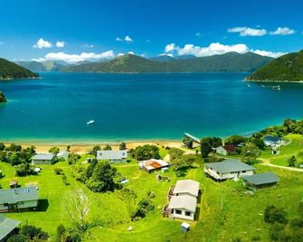 Bulwer beachfront retreat - Cottage #2 - Whakatahuri