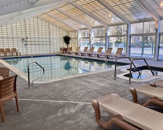 Cozy Escape for Skiing and Hiking near Loon Mountain - Lincoln - Pool