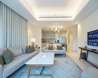 Bloomfields 3BR plus Maids - The Address - Al Aqah - Lounge