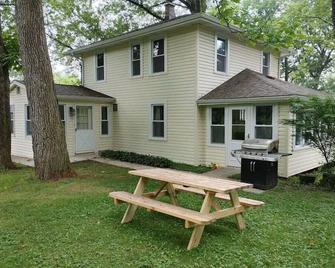 Lindsey's Loon Lake Home - Antioch - Patio