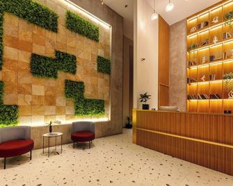 Next Green Aparthotel Official - Батумі - Лоббі