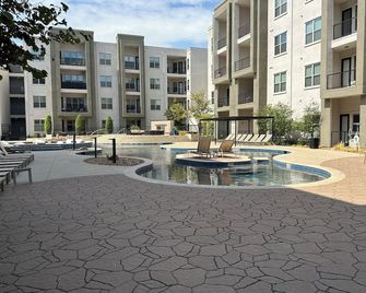 Cozy & Comfortable ! In The Heart Of Dallas - Dallas - Pool