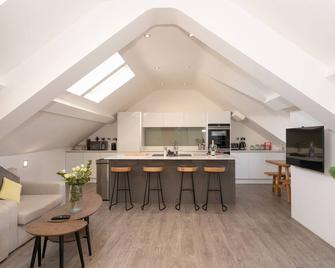 Larkrise, The Penthouse - Woolacombe - Kuchyň