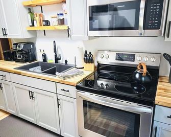 A-Frame | Hot Tub | Dog Friendly | Fenced Yard - Jay - Cuisine