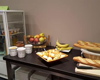 Hôtel Le Domaine des Vignes - Condrieu - Buffet