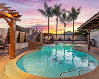 Resort-Style Pool Retreat | Home Gym + Hot Tub - Goleta - Piscina