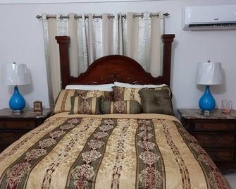 Lovely 2-Bed Apartment In The New Kingston Area - Kingston - Schlafzimmer
