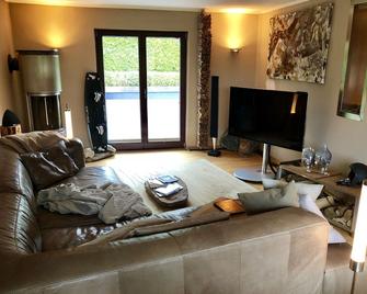 Hideaway Beachside \'Complete package\' Part I & II - Oldenburg in Holstein - Wohnzimmer